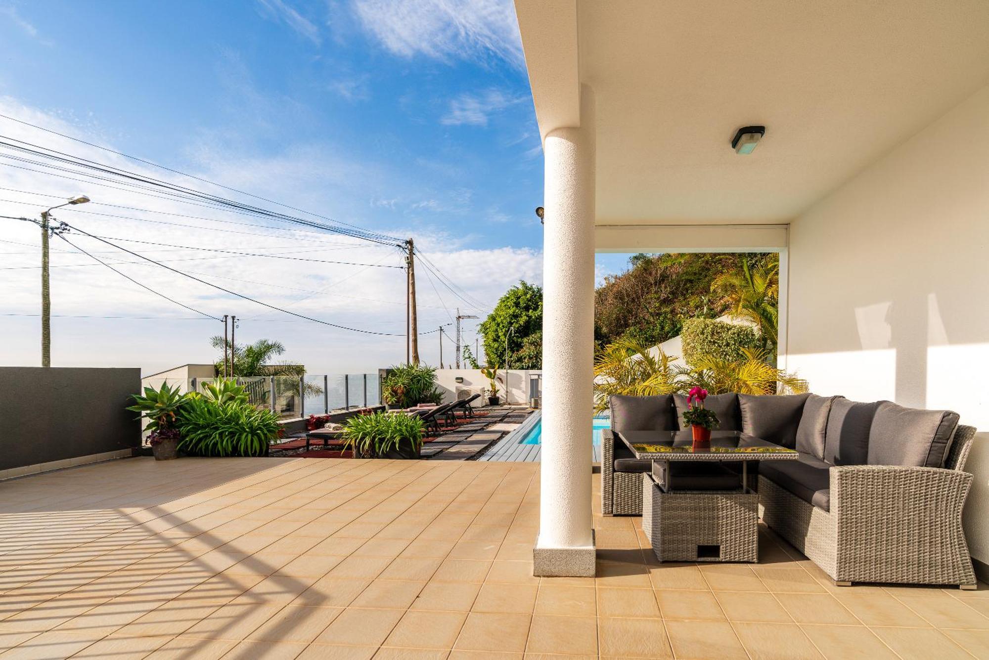 Villa Nunes, Big Holiday House With Private Pool Calheta  Exterior photo