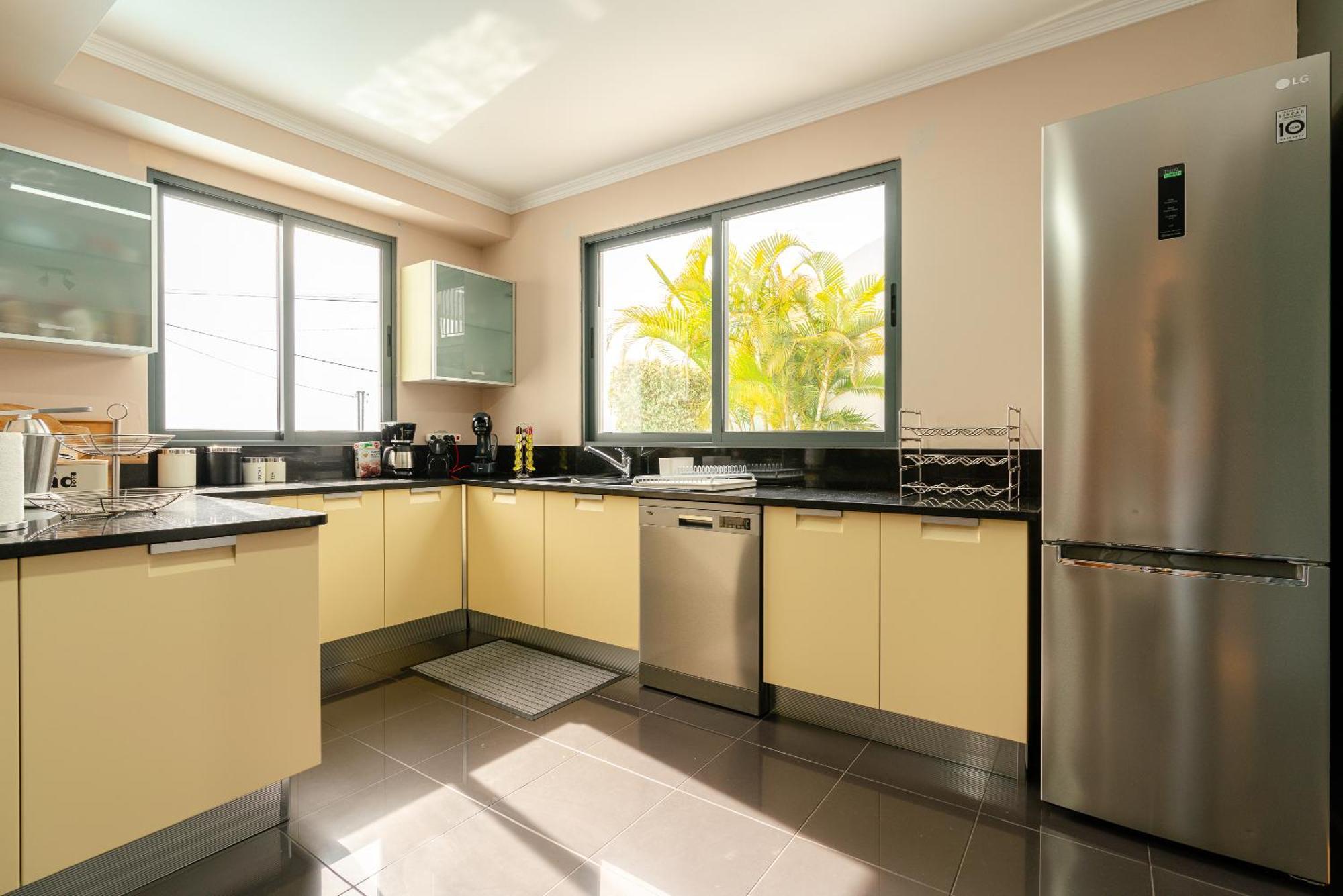 Villa Nunes, Big Holiday House With Private Pool Calheta  Exterior photo