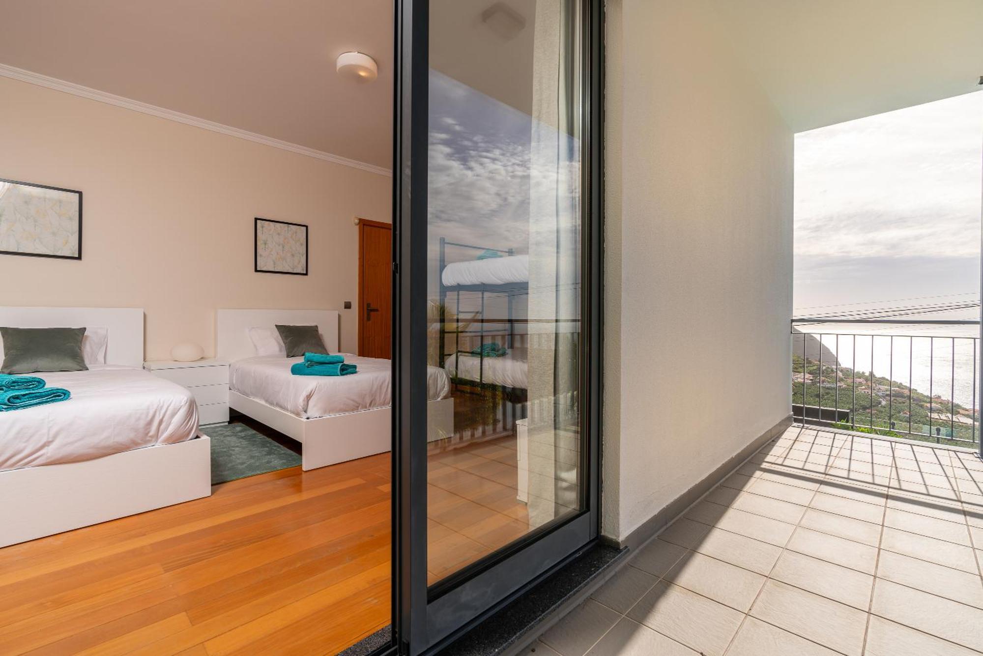 Villa Nunes, Big Holiday House With Private Pool Calheta  Exterior photo